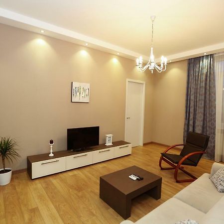 City Center Apartment Tbilisi Bagian luar foto
