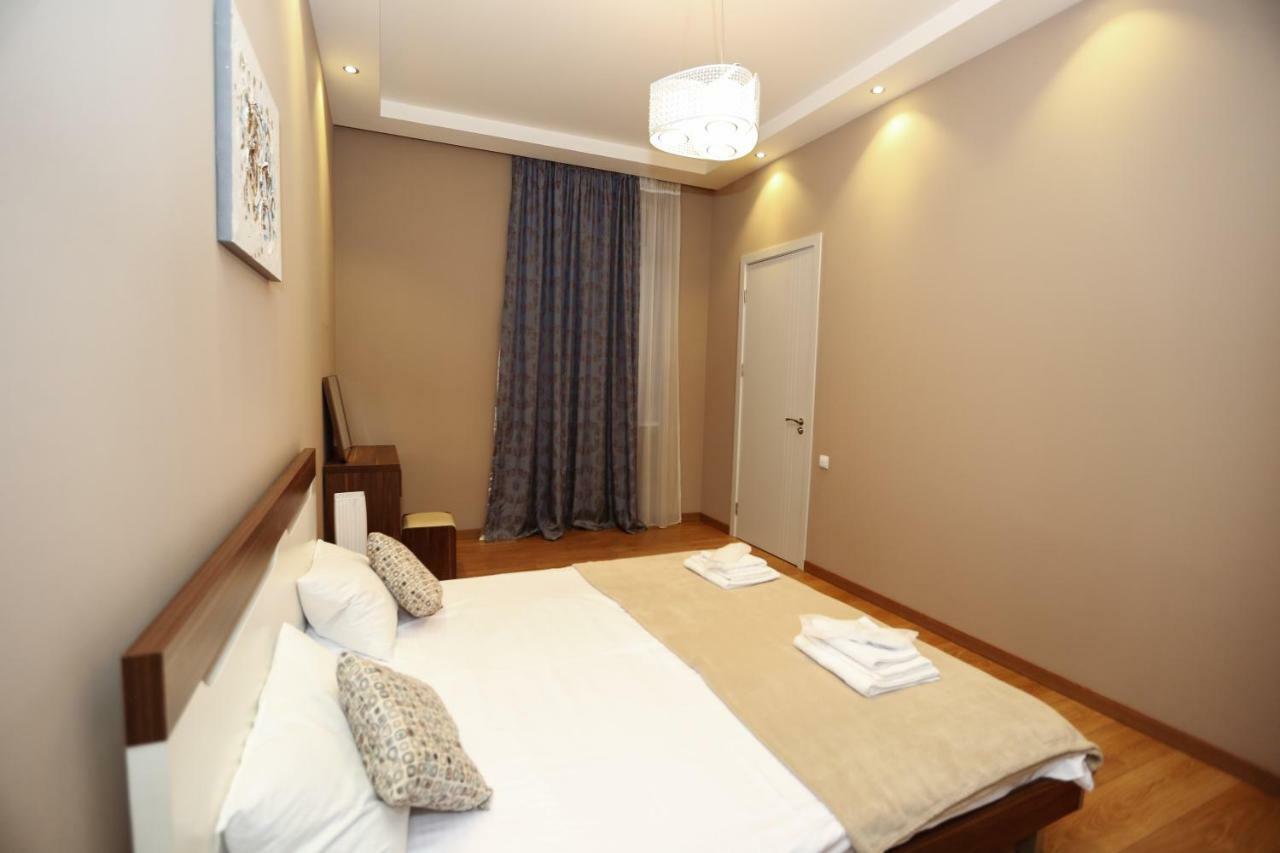 City Center Apartment Tbilisi Bagian luar foto
