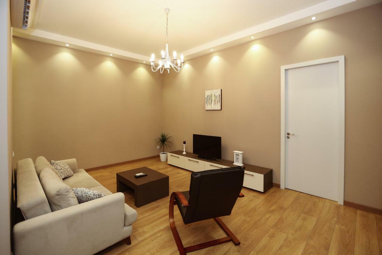 City Center Apartment Tbilisi Bagian luar foto