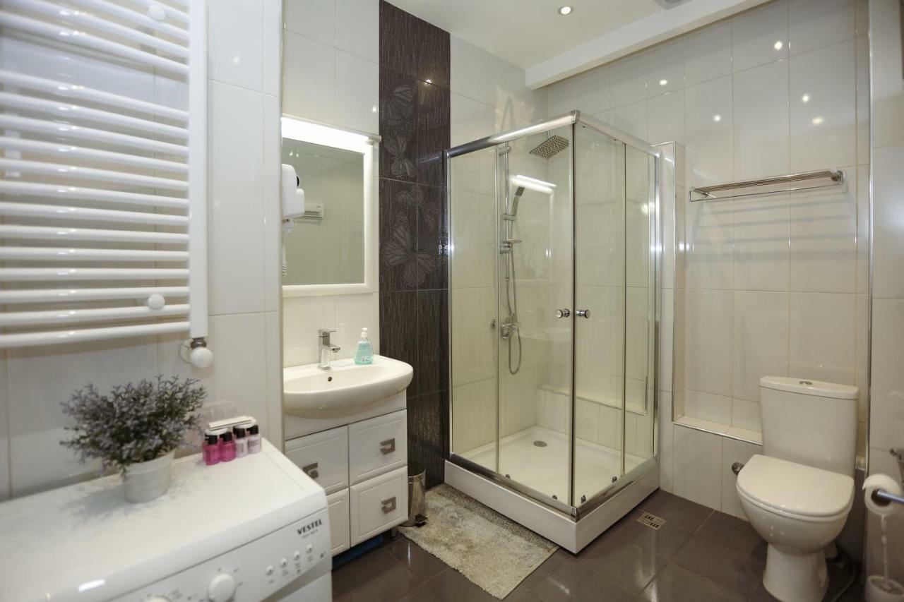 City Center Apartment Tbilisi Bagian luar foto