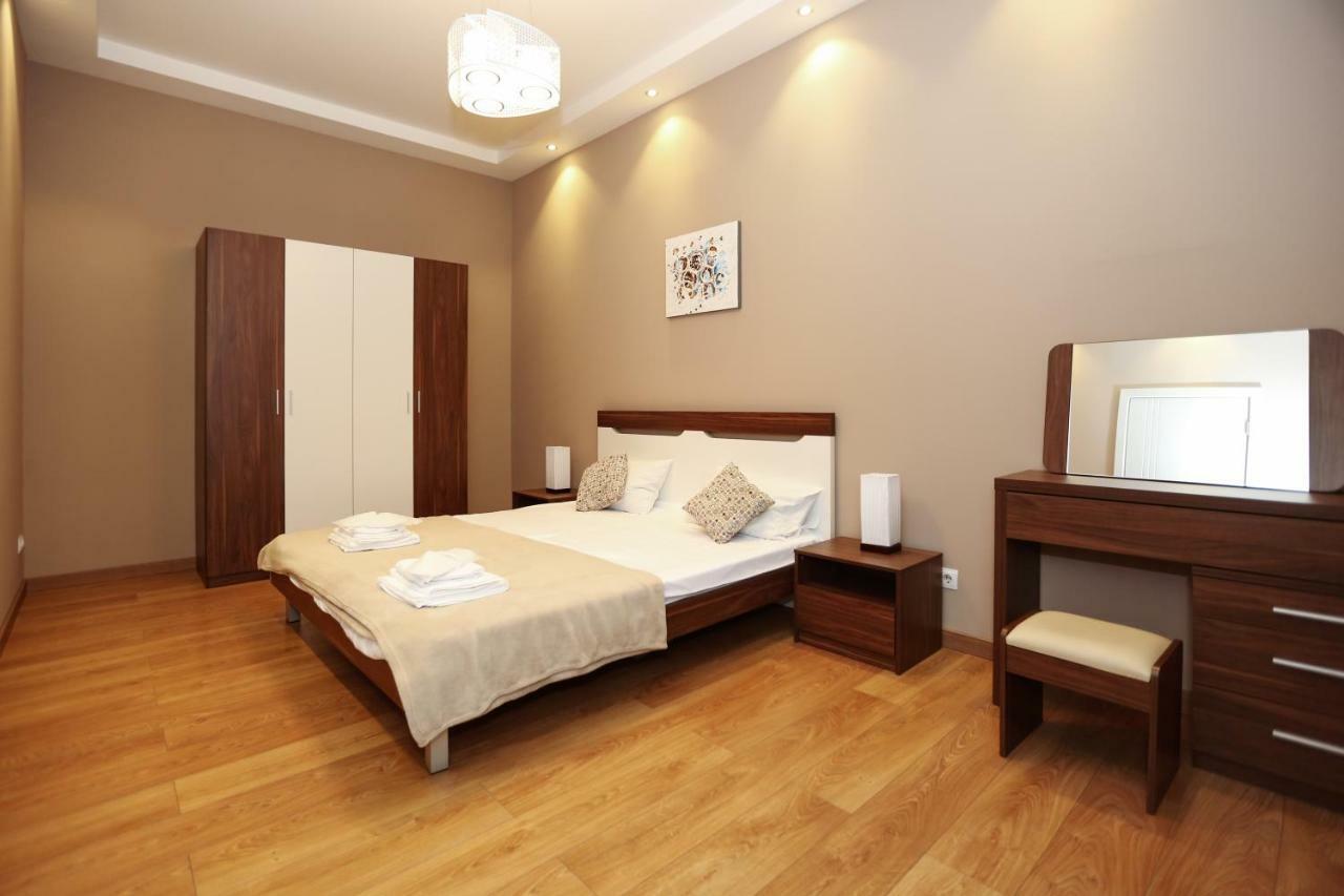 City Center Apartment Tbilisi Bagian luar foto
